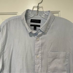Banana Republic Men’s Cotton button up shirt untucked fit